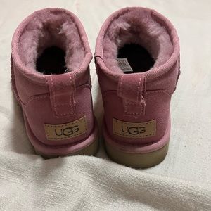PINK UGG MINIS